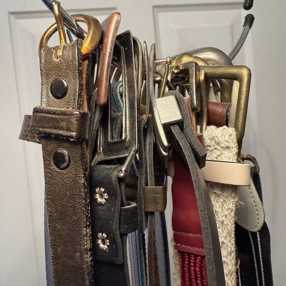 18 Vintage Women\'s Belts From the 80s and 90s Most Size 12 Good Used Condition main image 11